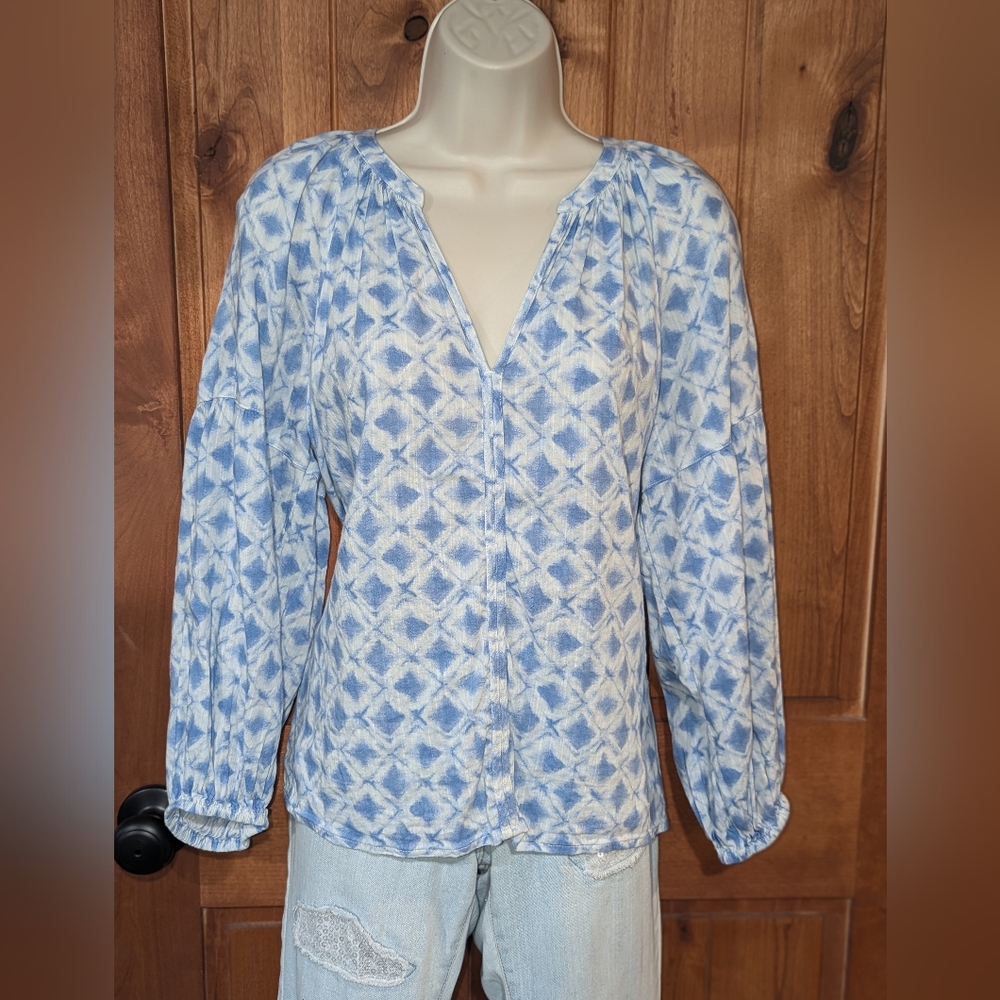 GAP Light‎ Blue Geometric Blouse